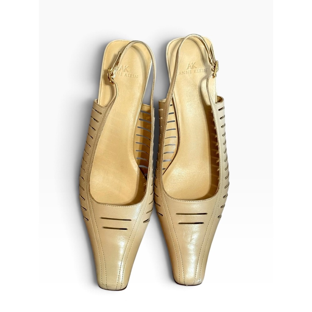 Anne Klein Dune Leather Laser Cut Slingback Kitten Heels Pointed Toe Pumps 8.5M